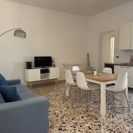 Dimora A' Muciara بيت ضيافة 4*